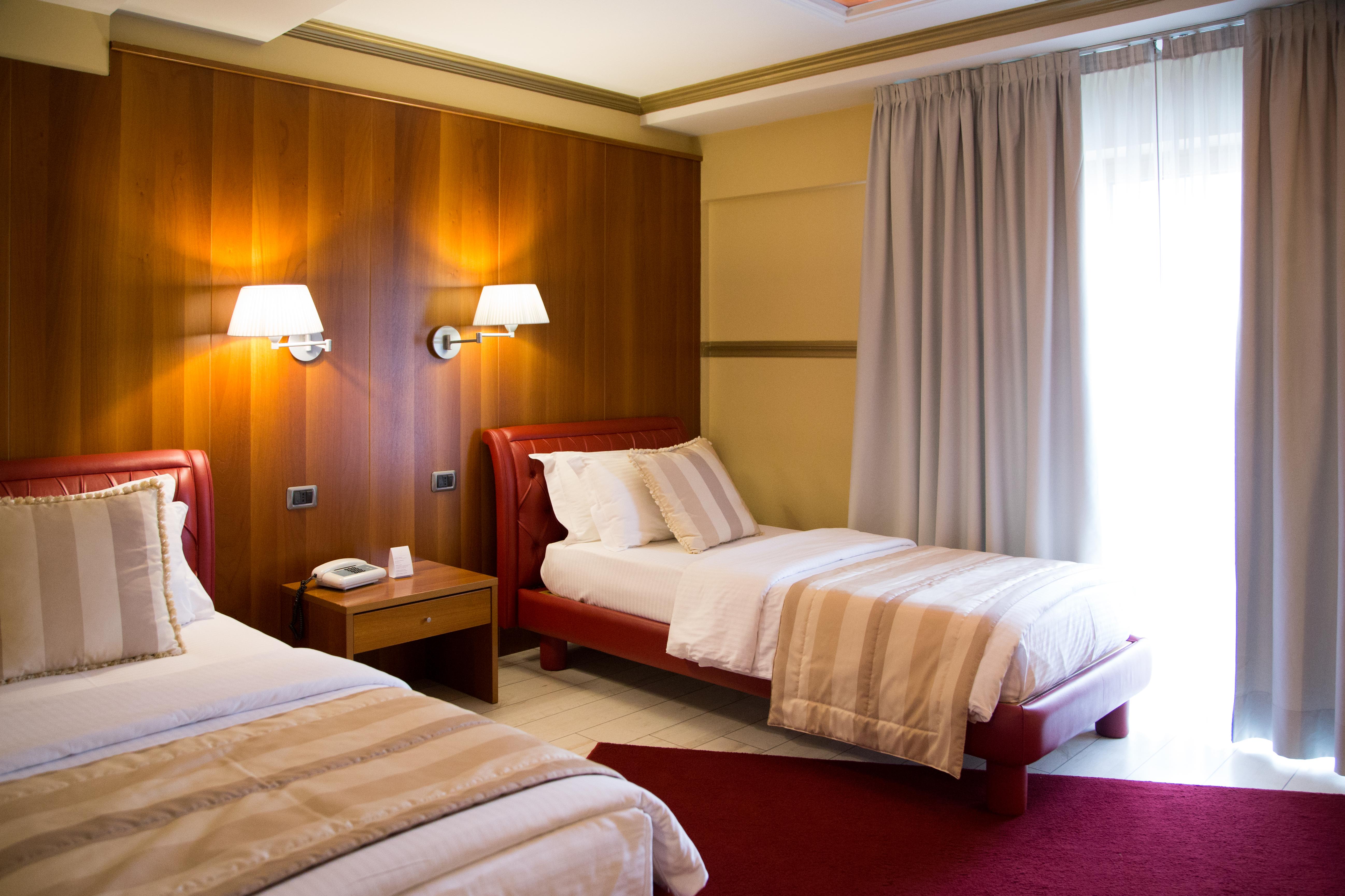 Diplomat Hotel & Spa Tirana Zewnętrze zdjęcie