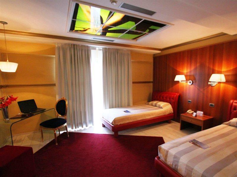 Diplomat Hotel & Spa Tirana Zewnętrze zdjęcie