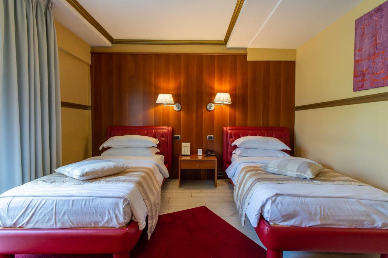 Diplomat Hotel & Spa Tirana Zewnętrze zdjęcie