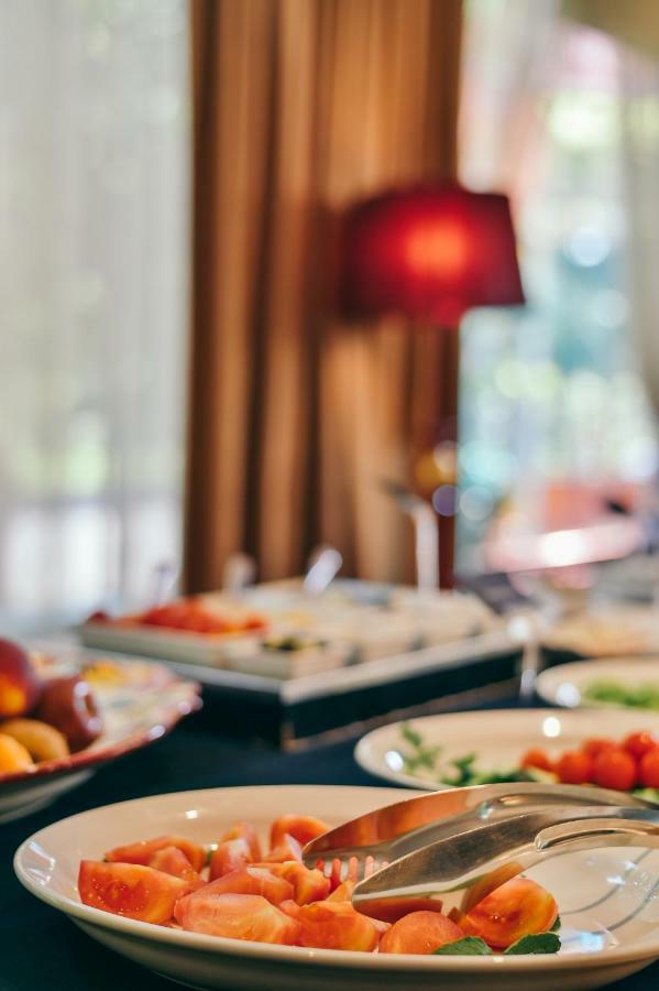 Diplomat Hotel & Spa Tirana Zewnętrze zdjęcie